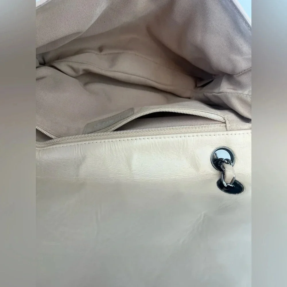 Chanel Quilted Shoulder Bag - Picture 5 of 10